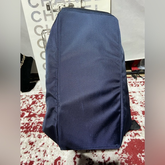 Jimmy Choo Parfume Duffel Bag. Navy Blue With Black Handles and Strap - Picture 9 of 12